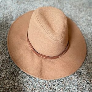 Camel hat